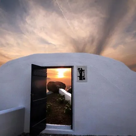 Luxury Santorini Sunset Chaser Outdoor Hot Tub Sea Sunset View 3 Bdr Oia Tholos (Santorini)